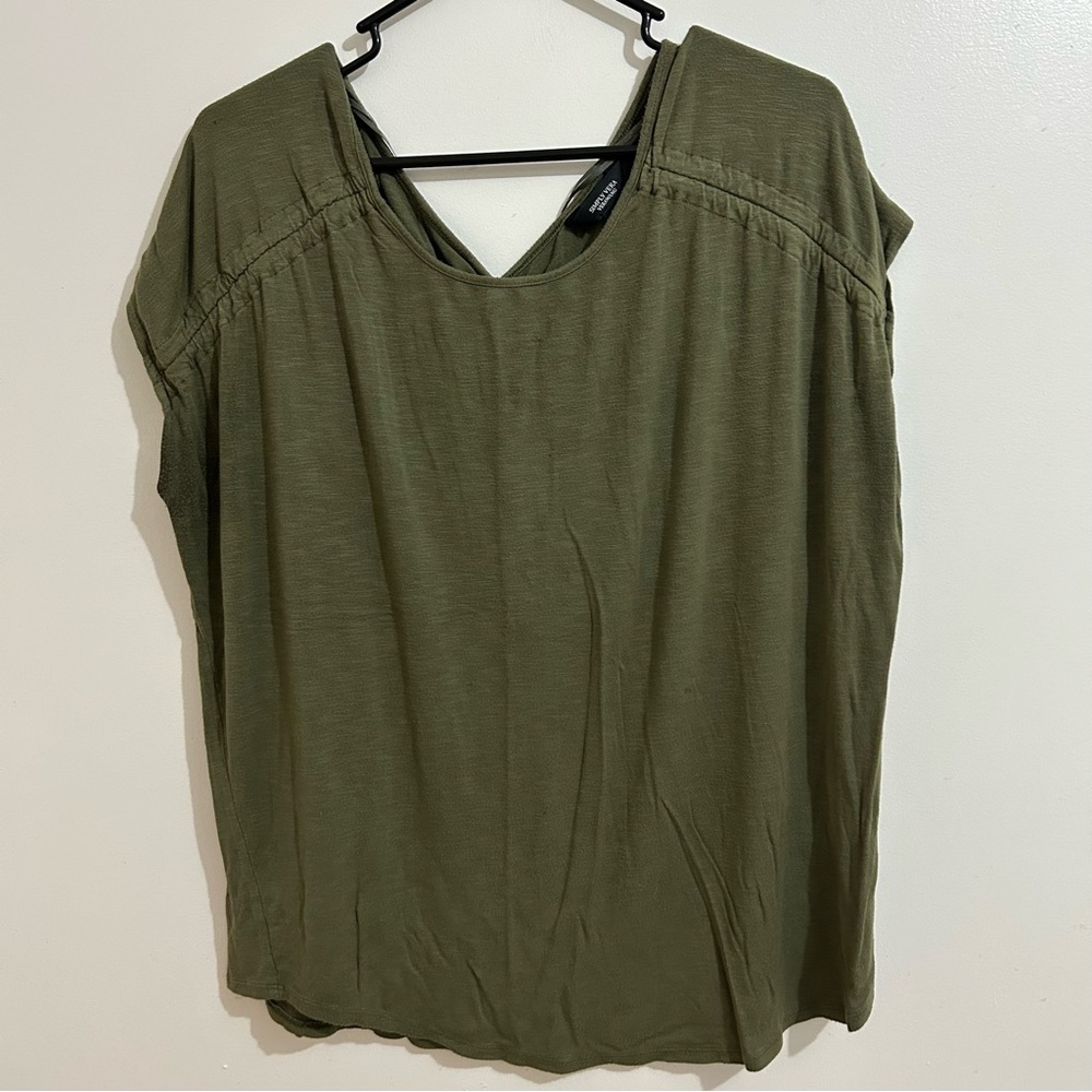 Simply Vera Olive Green Short-sleeve Top with A Cross-back Design Size Large